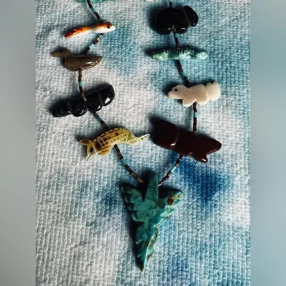 CYBER SALE Zuni Turquoise Stone Carved Fetish Animal Necklace. - Picture 11 of 12